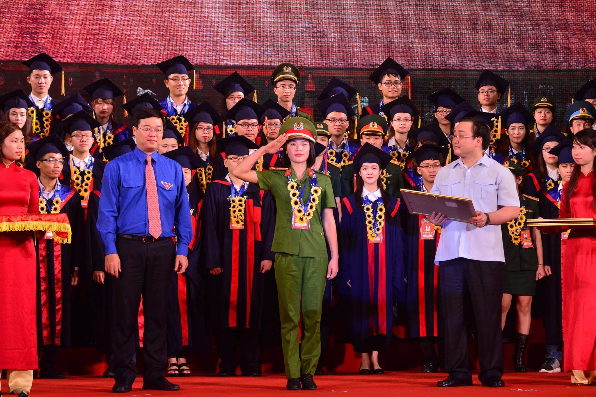 nữ thủ khoa trung úy ảnh 3 nu thu khoa trung uy anh 3