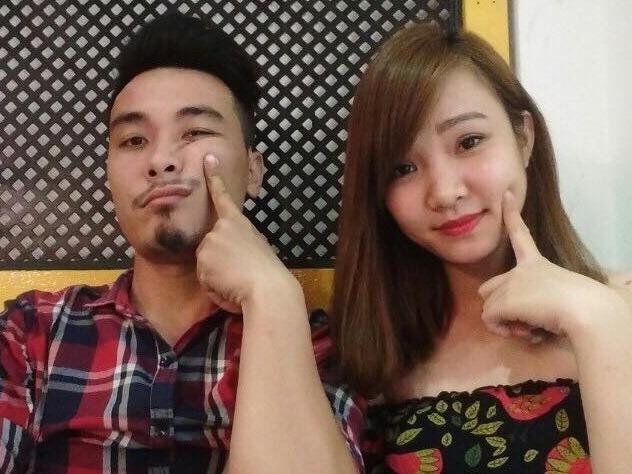 9X bat ngo cau hon nguoi yeu ngay trong dam cuoi ban than hinh anh