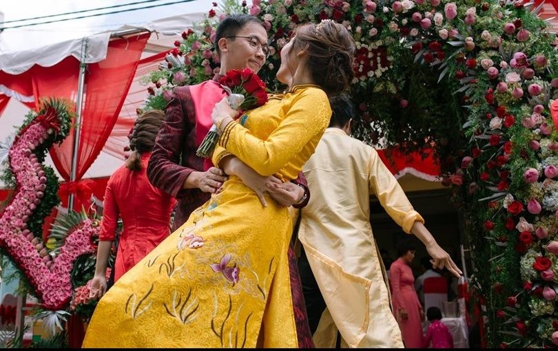 Co dau, chu re nhay chuyen nghiep tai le ruoc dau hinh anh