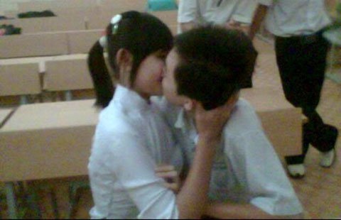 học sinh cấp hai yêu sớm ảnh 2 hoc sinh cap hai yeu som anh 2