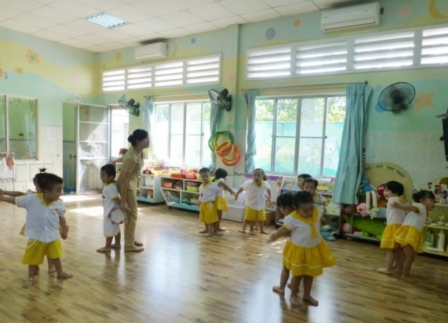 giao vien bo viec vi cham luong anh 1