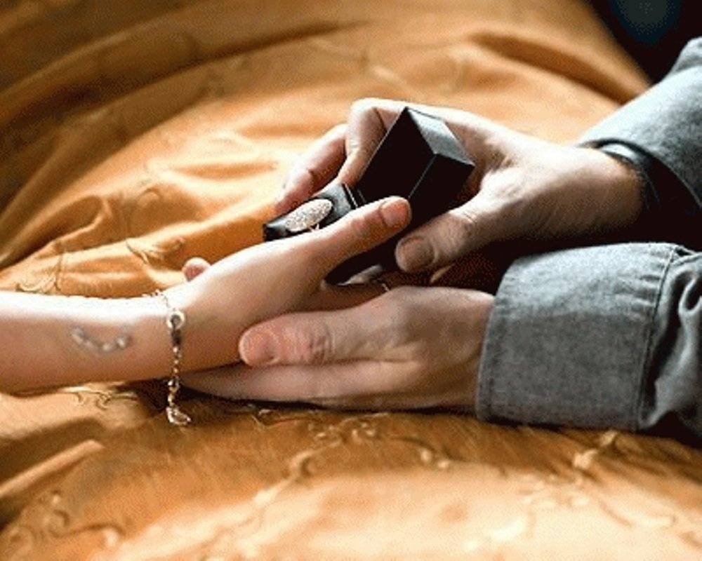 Chris Hemsworth,  Jennifer Lawrence,  Thor anh 9