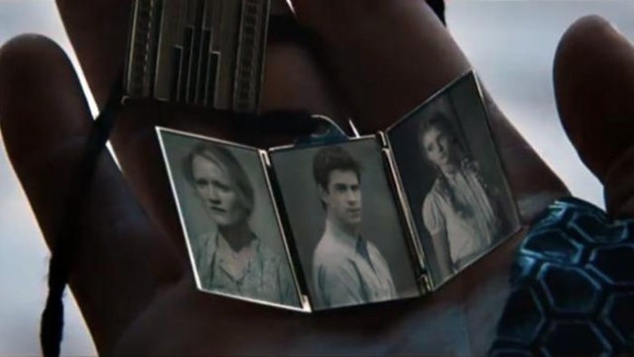 Chris Hemsworth,  Jennifer Lawrence,  Thor anh 4