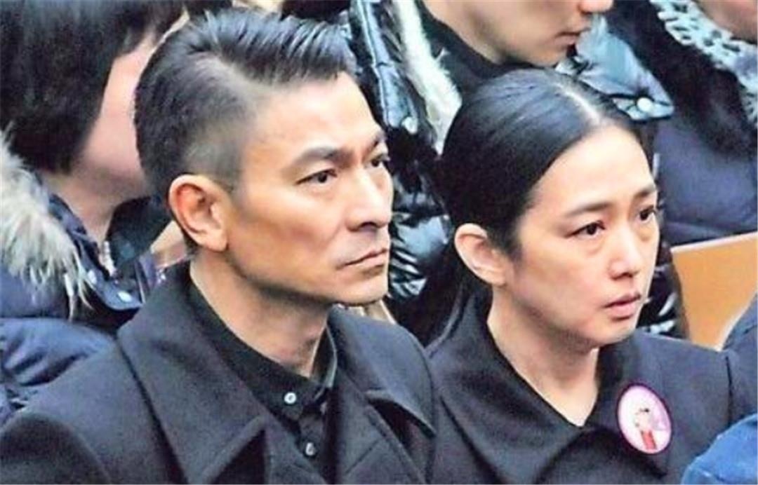 Nhung cap sao Hoa ngu yeu nhau hang chuc nam moi chiu cuoi hinh anh