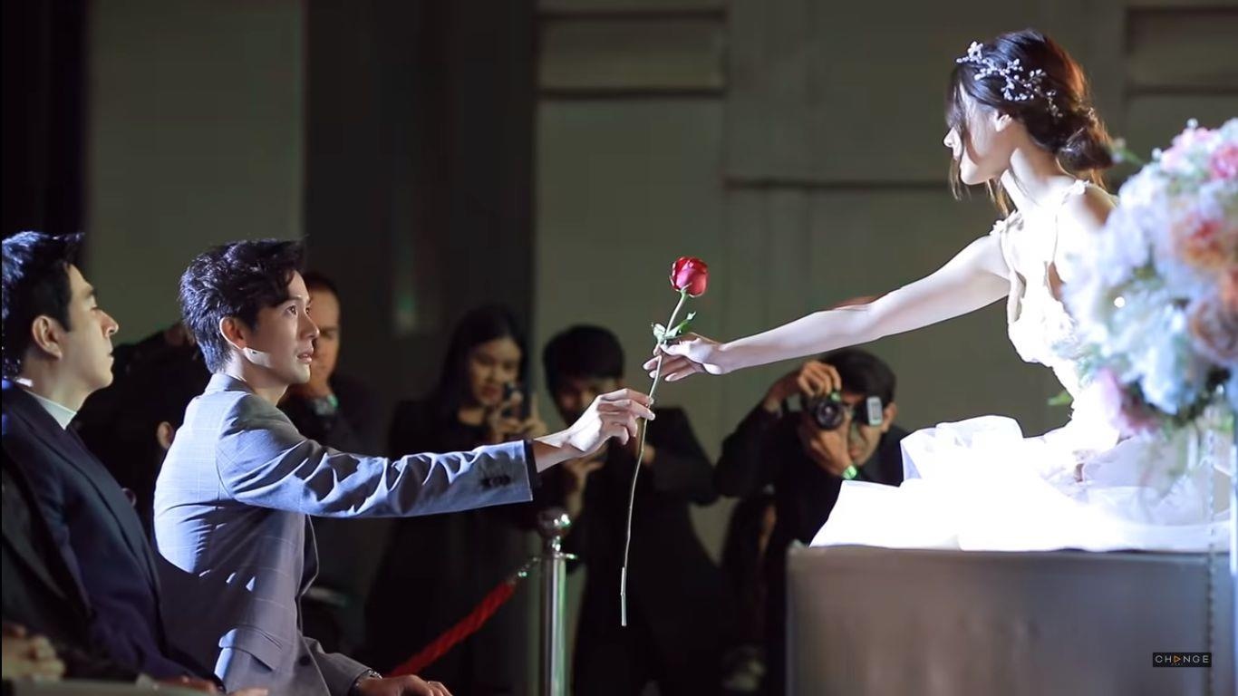 Chiec la cuon bay,  Baifern Pimchanok,  Push Puttich anh 5