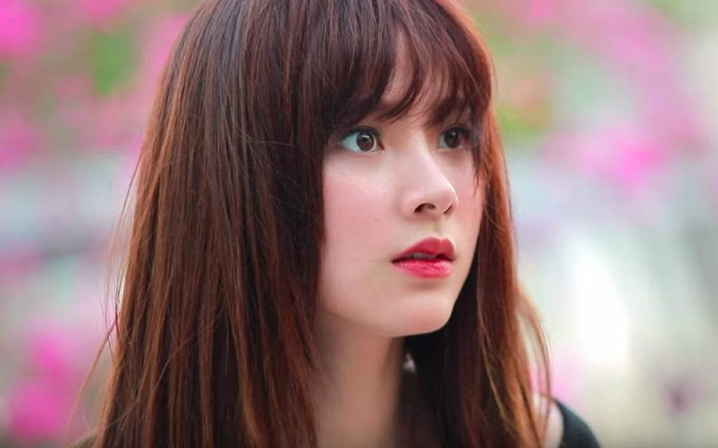 Nhan sac hut hon cua dan my nu 'Chiec la cuon bay' hinh anh