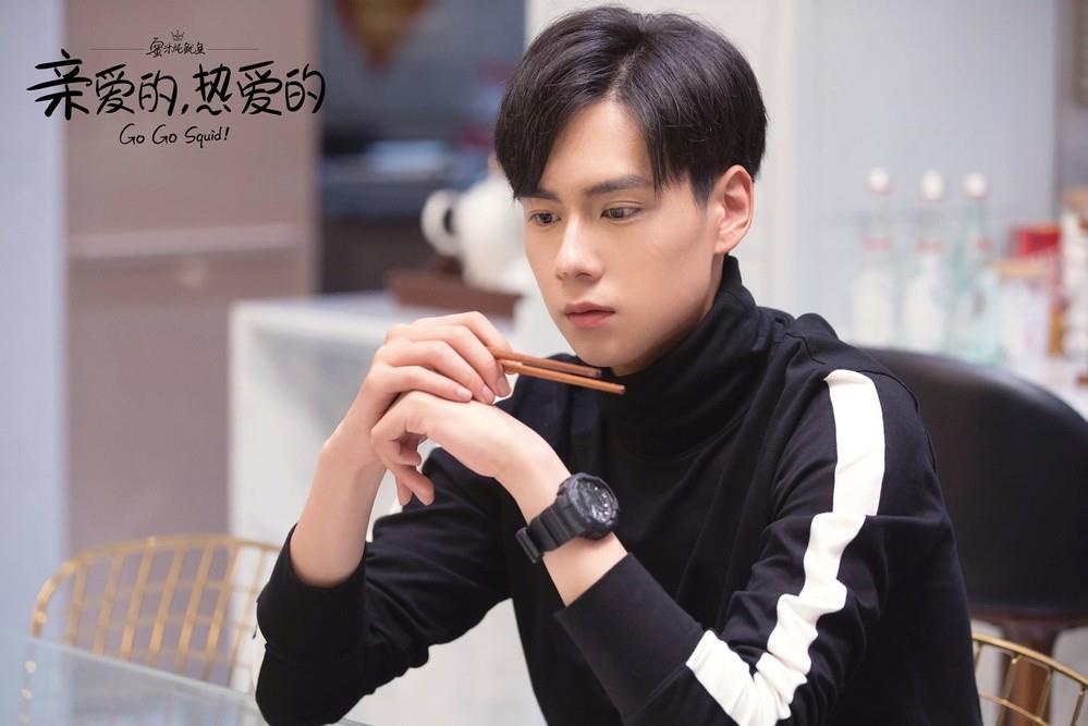 Ly Hien,  Hua Khai,  ca muc ham mat anh 10