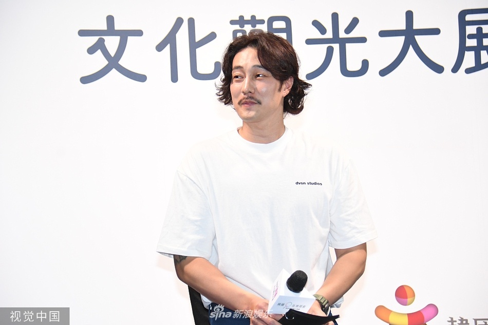 Tai tu 'Giay thuy tinh' bi che kem sac o tuoi 42 hinh anh