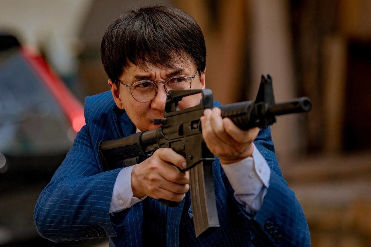 He luy tan pha nganh dien anh Trung Quoc sau dai dich virus corona hinh anh