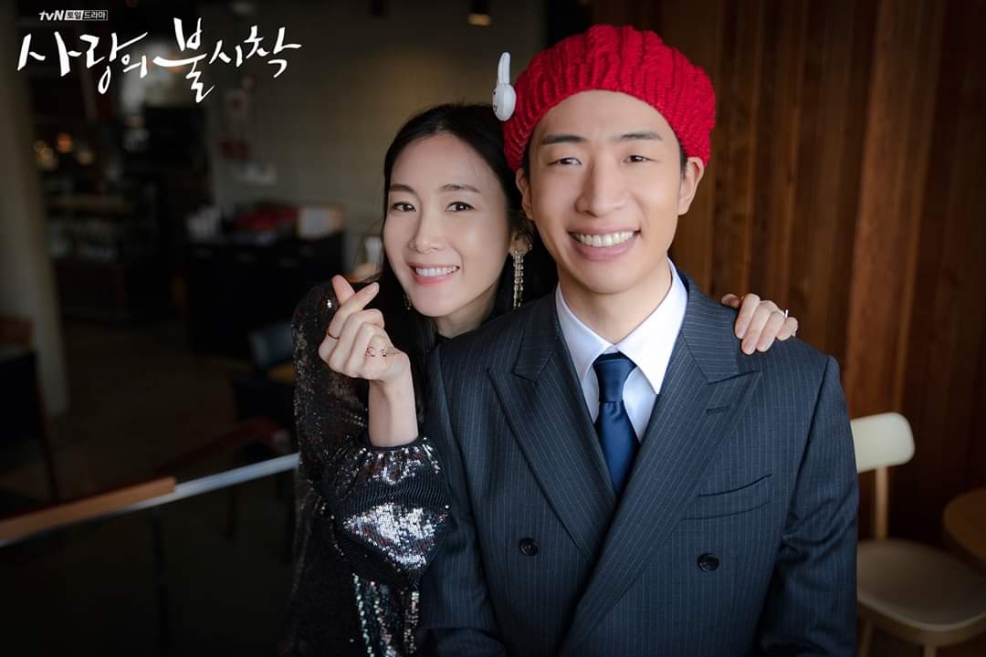 Hạ cánh nơi anh,  Hyun Bin,  Son Ye Jin,  Choi Ji Woo ảnh 7 Ha canh noi anh,  Hyun Bin,  Son Ye Jin,  Choi Ji Woo anh 7
