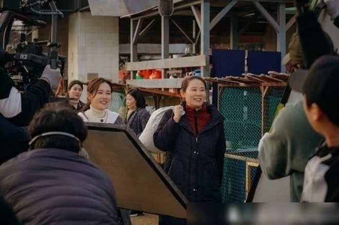 Ha canh noi anh,  Hyun Bin,  Son Ye Jin,  Trieu Tien anh 2