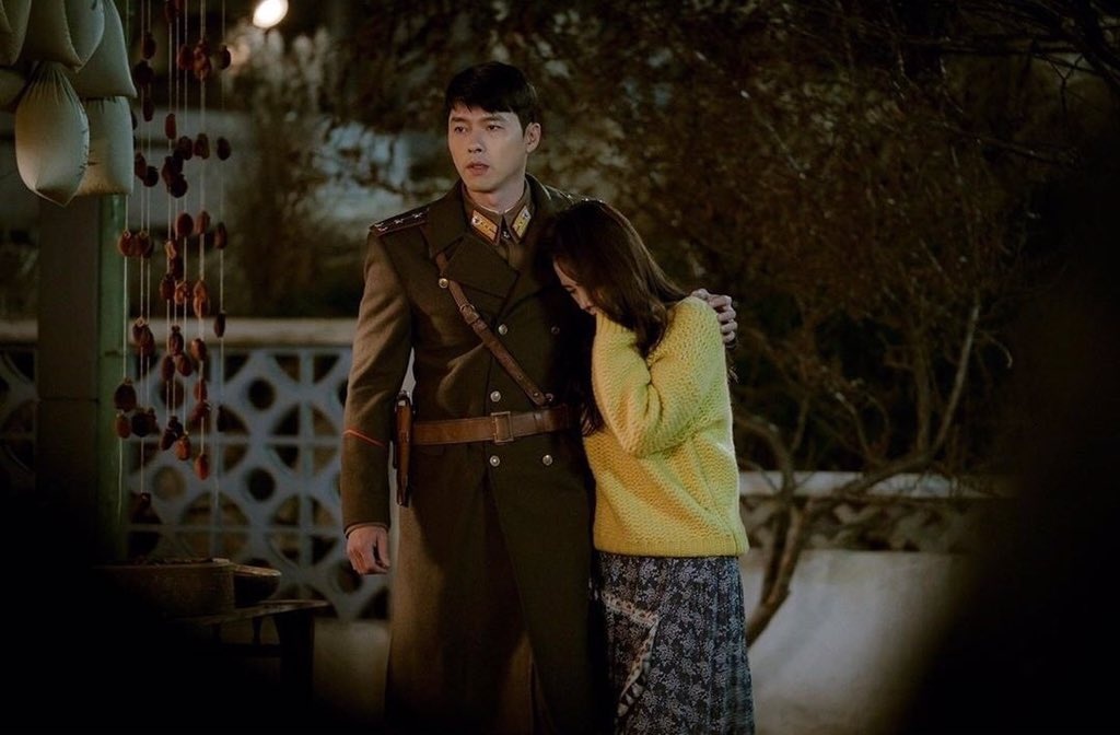 Hạ cánh nơi anh,  Crash Landing on You,  Hyun Bin,  Son Ye Jin ảnh 2 Ha canh noi anh,  Crash Landing on You,  Hyun Bin,  Son Ye Jin anh 2