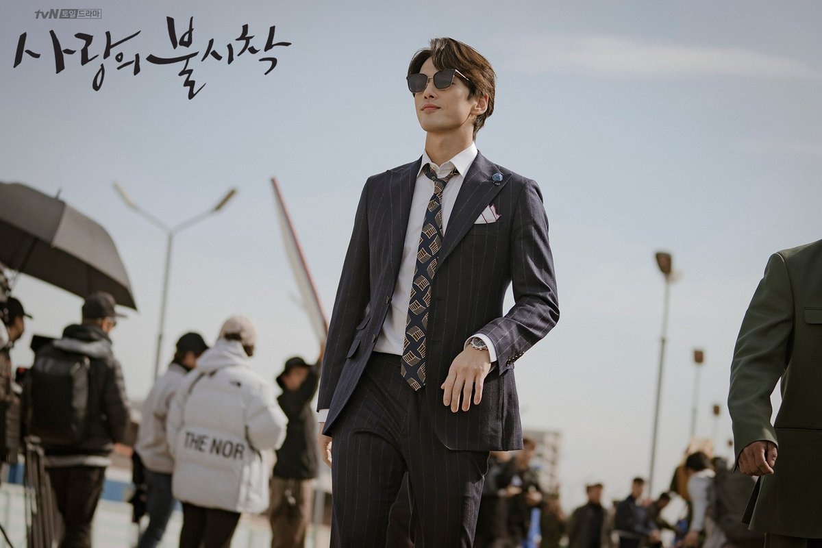 Hạ cánh nơi anh,  Crash Landing on You,  Hyun Bin,  Son Ye Jin ảnh 3 Ha canh noi anh,  Crash Landing on You,  Hyun Bin,  Son Ye Jin anh 3