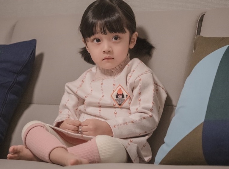 Ve dang yeu cua be trai vao vai be gai trong phim Kim Tae Hee hinh anh