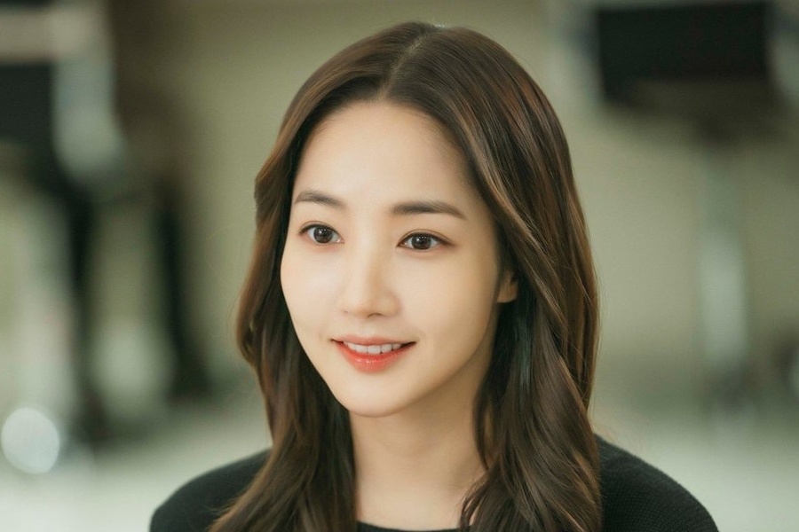 ‘Nu hoang dao keo’ Park Min Young tro lai va tham bai hon nam cu hinh anh