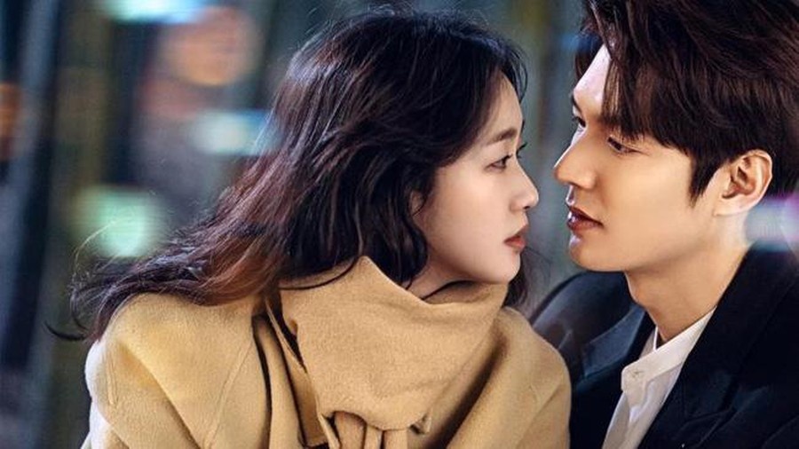 Phim cua Lee Min Ho bi chi trich khi de quoc huy Han Quoc giong Nhat hinh anh