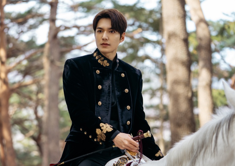 Phim cua Lee Min Ho vua khoi dong da mat diem tram trong hinh anh