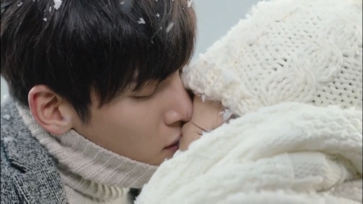 Canh hon tren phim Han,  Son Ye Jin,  Lee Min Ho anh 7