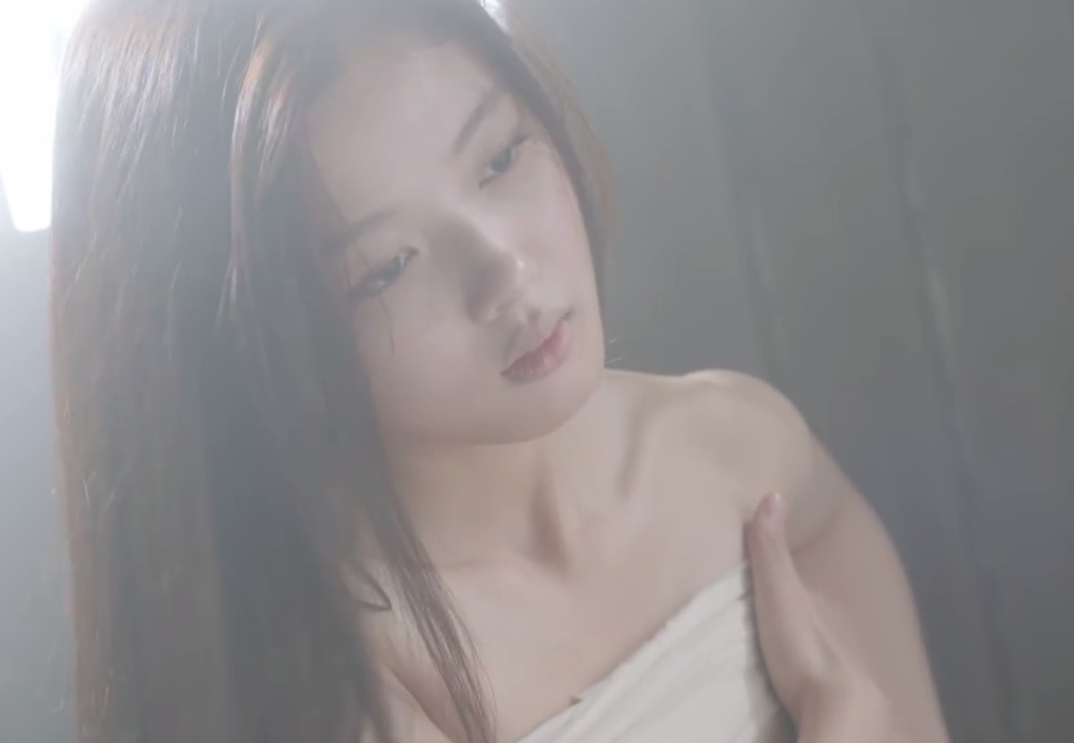 Sao nu bi phat vi dong canh nhay cam nam 17 tuoi gio ra sao? hinh anh