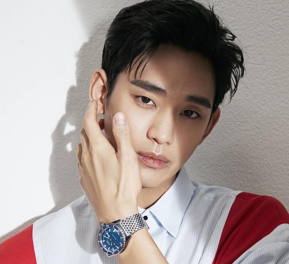 Kim Soo Hyun,  Vi sao dua anh toi,  Mat trang om mat troi anh 1