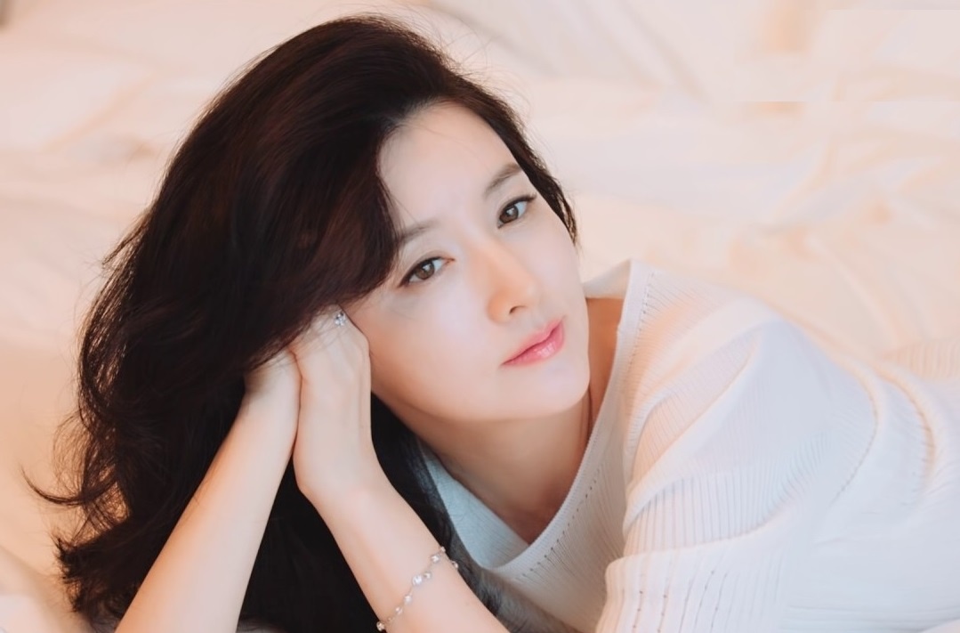 Nang 'Dae Jang Geum' va cuoc song sung tuc ben chong 69 tuoi hinh anh