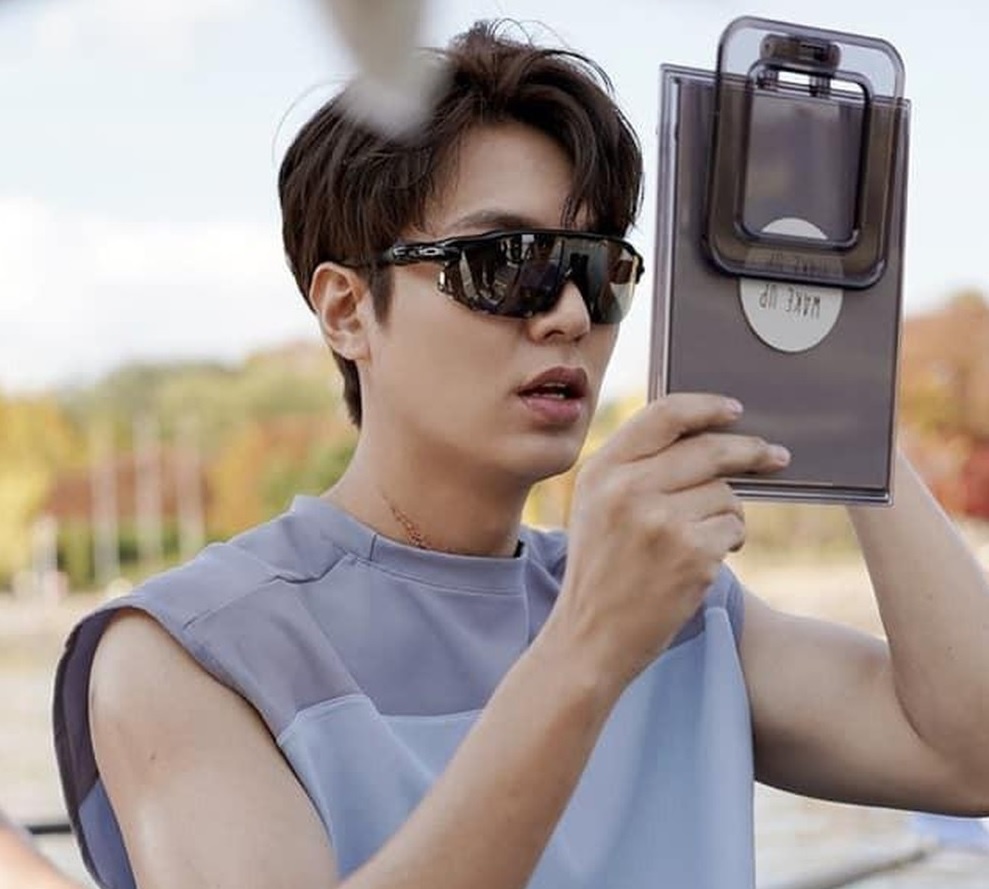 Lee Min Ho ‘nghien’ soi guong nhu the nao? hinh anh