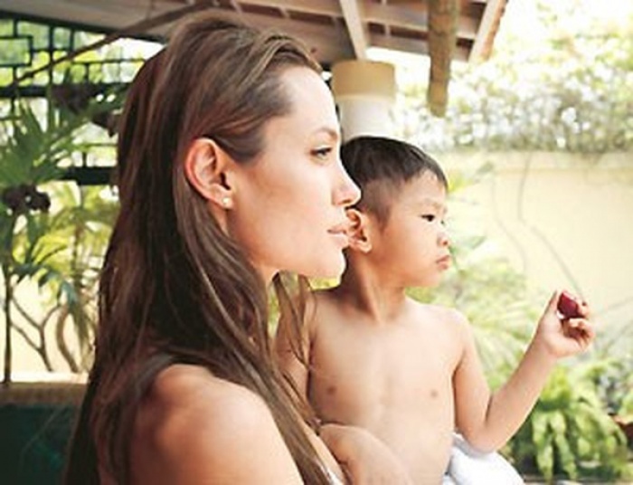 Angelina Jolie,  Brad Pitt,  Pax Thien anh 4