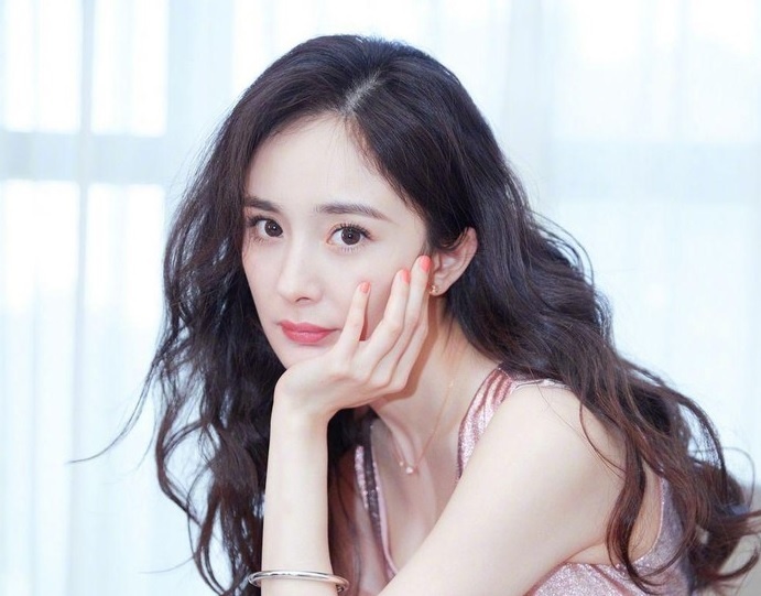 Duong Mich giau co nhung nhat quyet khong cho ban be vay tien hinh anh