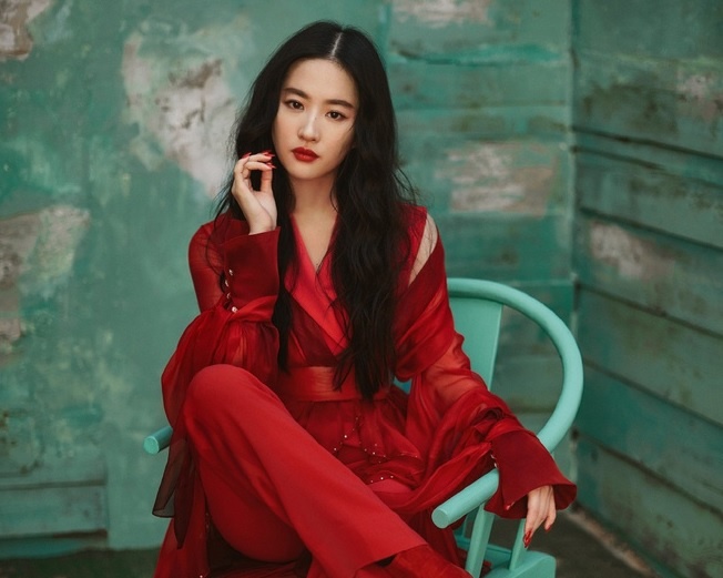 Luu Diec Phi,  Mulan,  Nam Yen Trai but luc anh 2