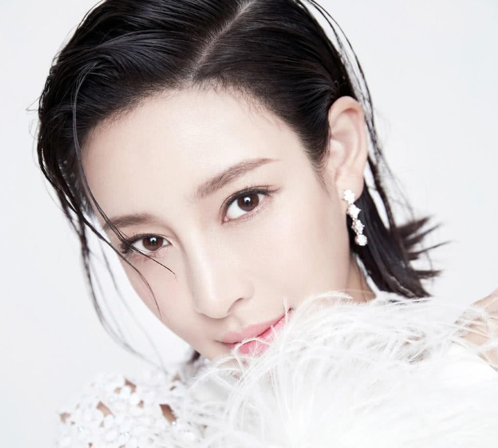 Can Dinh Dinh,  Tan Thuy Hu anh 6