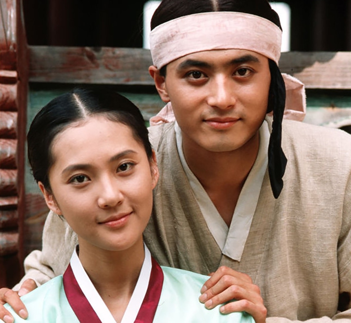 A hau Han Quoc no luc vuon len sau cu soc tinh cam voi Jang Dong Gun hinh anh