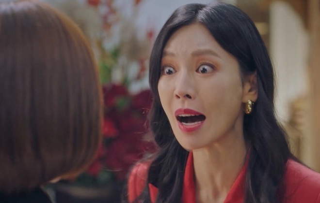 Cuoc chien thuong luu,  Crash Landing on
You,  Hau due mat troi anh 2