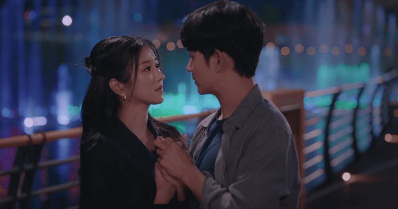 Cuoc chien thuong luu,  Crash Landing on
You,  Hau due mat troi anh 8