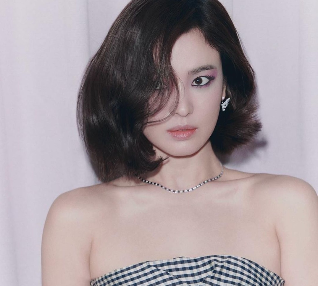 Song Hye Kyo,  Song Joong Ki,  Hau due mat troi anh 1