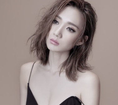 Vuong Quan Hinh,  A hau Hong Kong anh 1