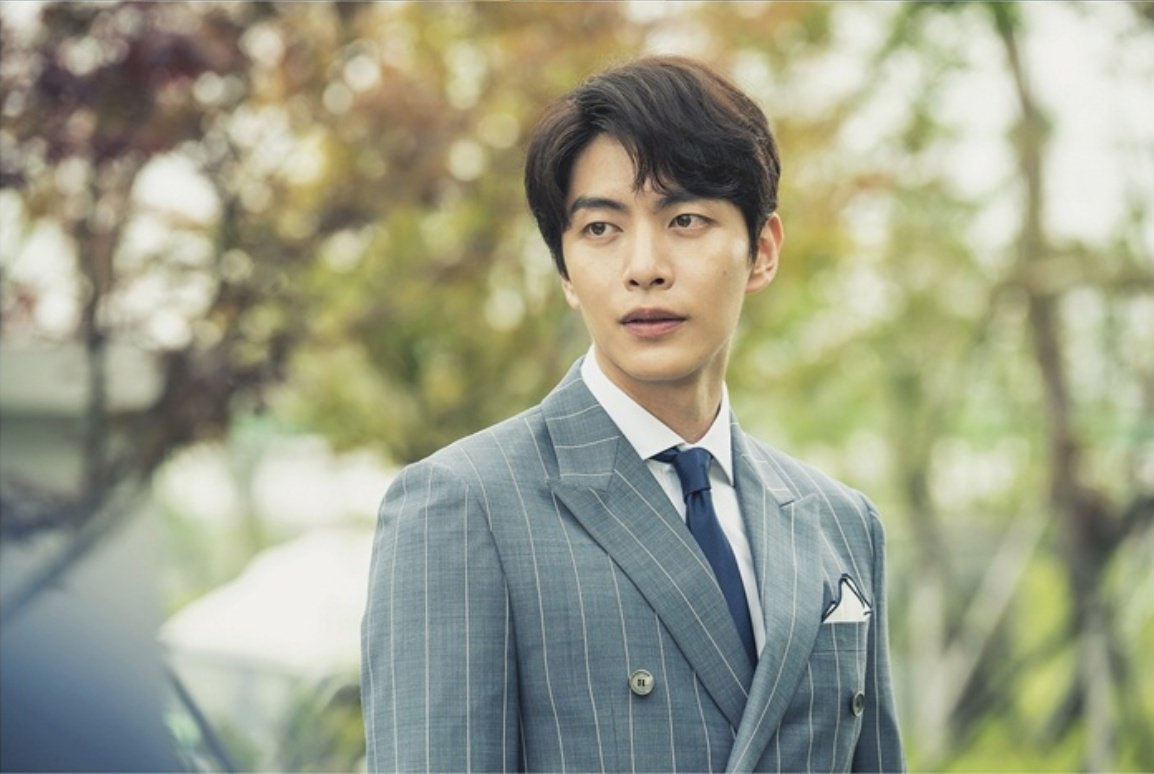 Su tro lai cua tai tu Han tung bi cao buoc hiep dam khi di linh hinh anh