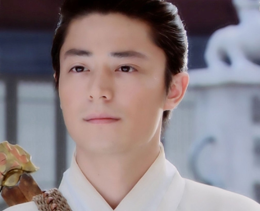 Hoac Kien Hoa,  Chung Han Luong,  Nghiem Khoan,  Kieu Chan Vu,  my nam co trang Hoa ngu anh 1