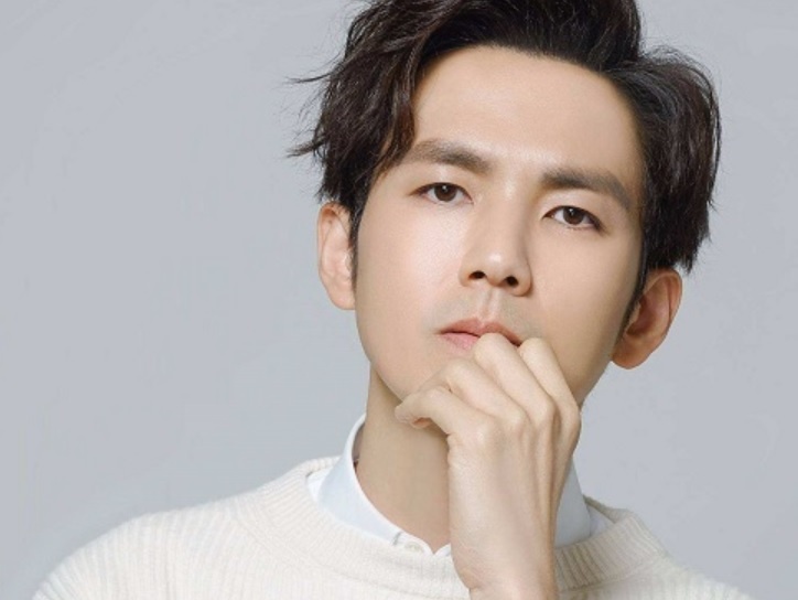 Hoac Kien Hoa,  Chung Han Luong,  Nghiem Khoan,  Kieu Chan Vu,  my nam co trang Hoa ngu anh 5