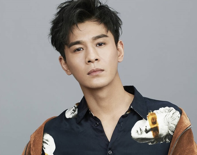 Hoac Kien Hoa,  Chung Han Luong,  Nghiem Khoan,  Kieu Chan Vu,  my nam co trang Hoa ngu anh 9