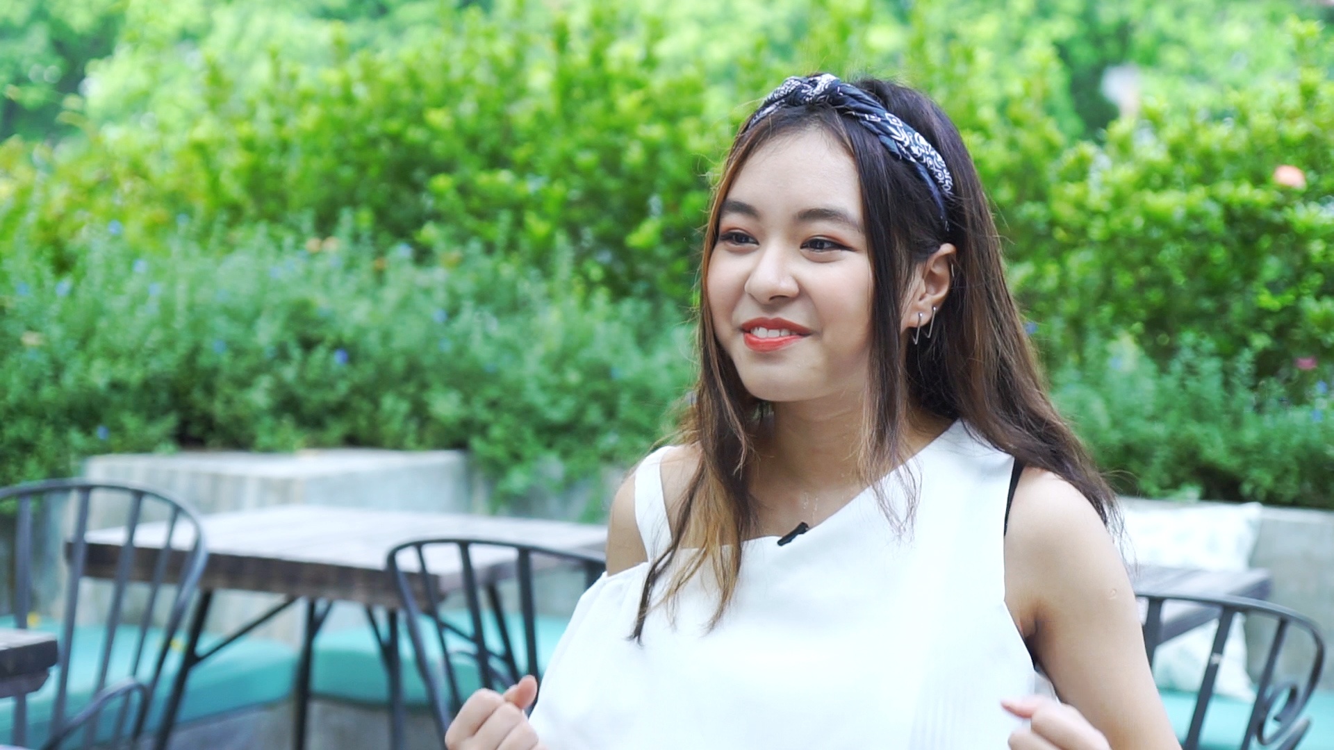 Ve ngoai xinh xan va tu tin cua Nguyen Vu Linh Chi hinh anh