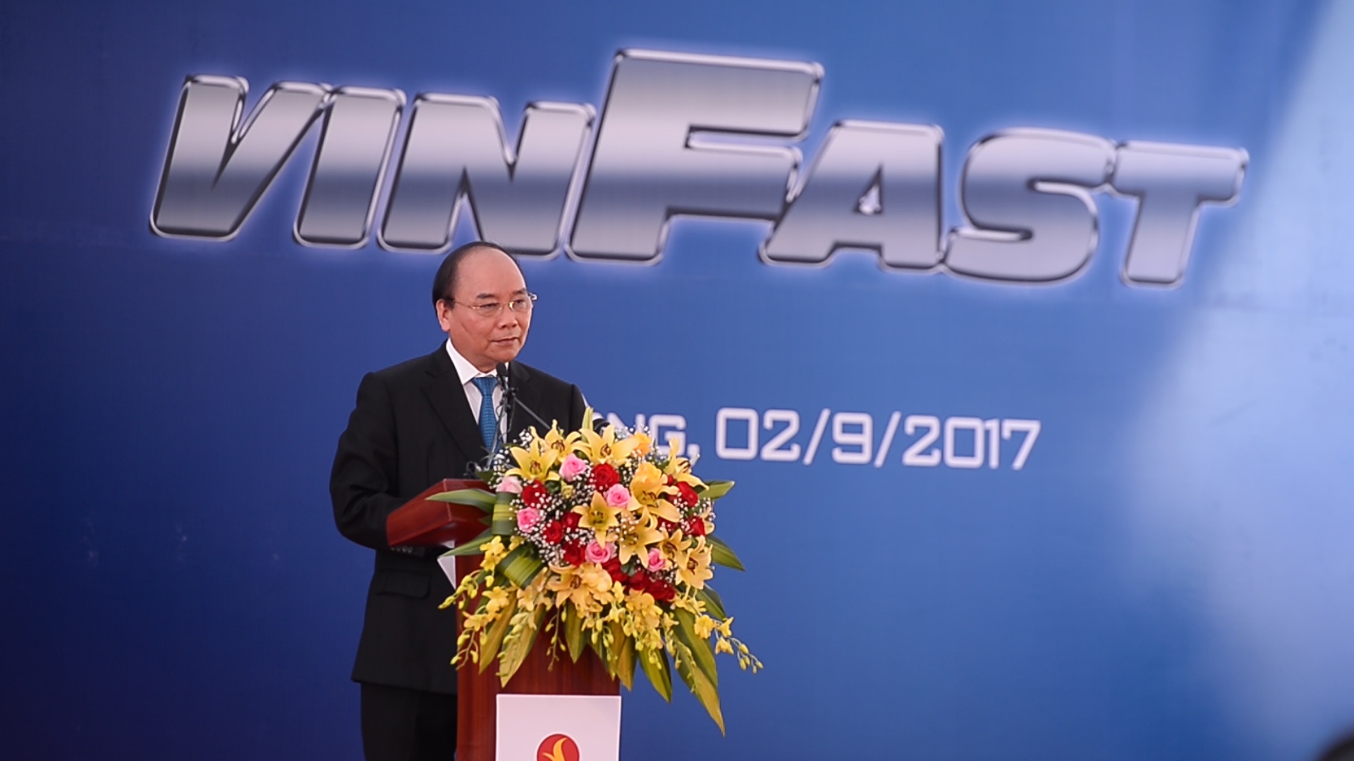 Thu tuong Nguyen Xuan Phuc: 'Dat nuoc can co thuong hieu oto rieng' hinh anh