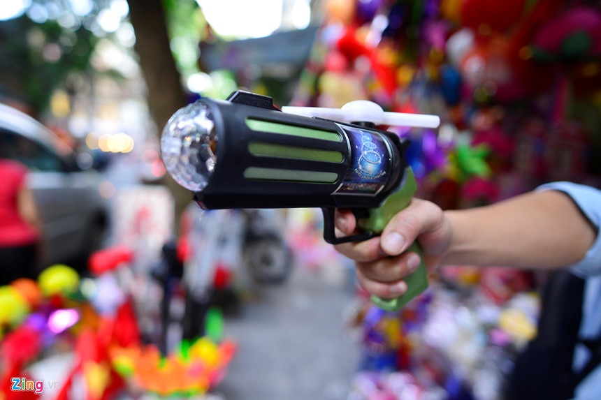 Sung do choi tran ngap pho Hang Ma dip trung thu hinh anh