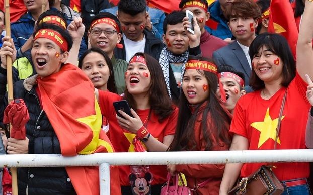 Fanzone My Dinh duoc 'dot chay' boi hang chuc nghin tieng ho reo hinh anh