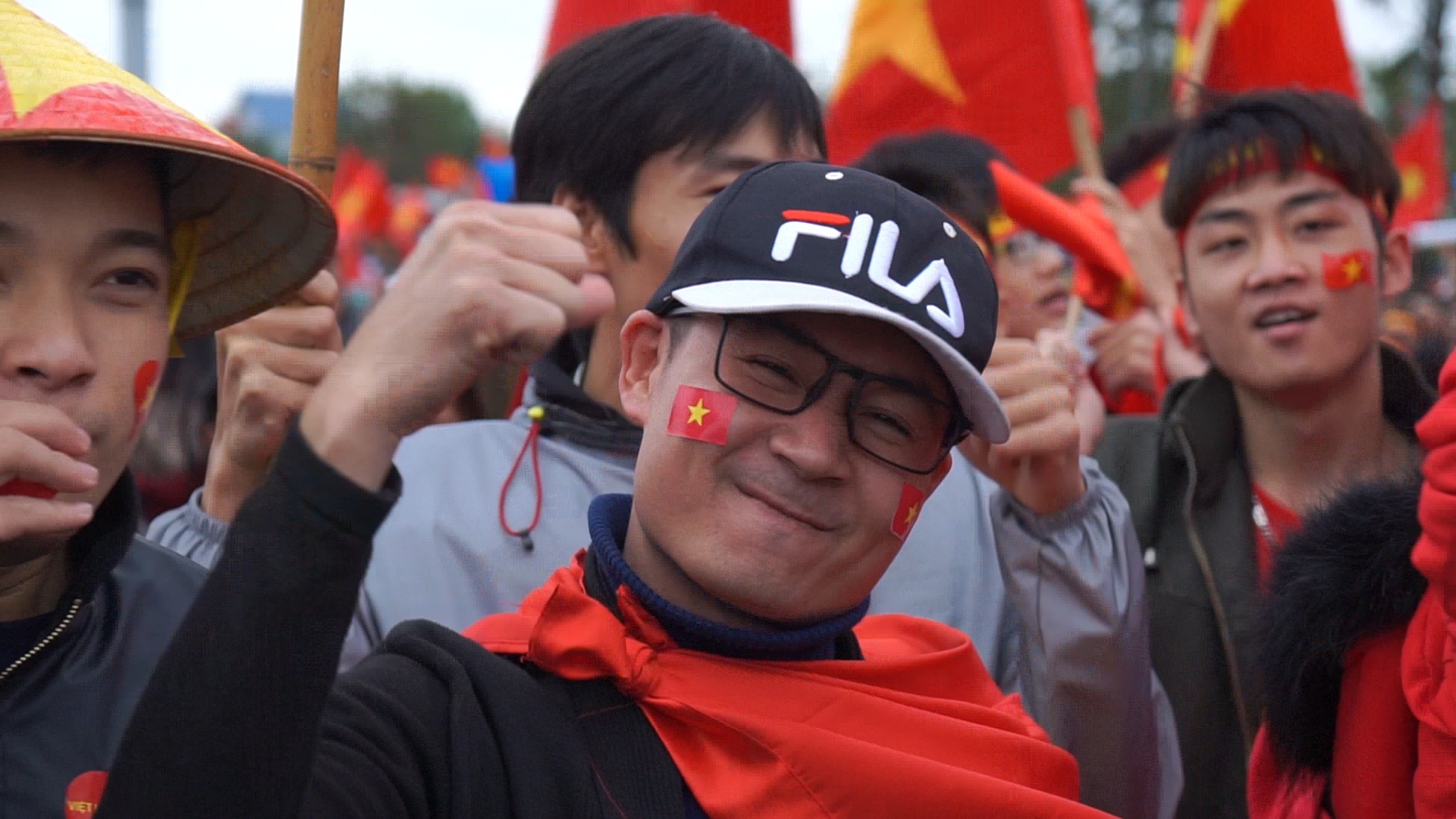 Nha ga T2 Noi Bai chat kin nguoi ham mo don doi tuyen U23 Viet Nam hinh anh