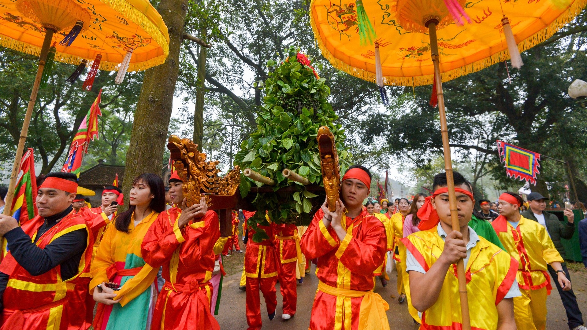 Khong con tranh cuop loc hoa tre o le hoi den Giong 2018 hinh anh