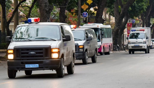 Doan xe ap tai cac bi cao lien quan vu PVN mat 800 ty den toa hinh anh