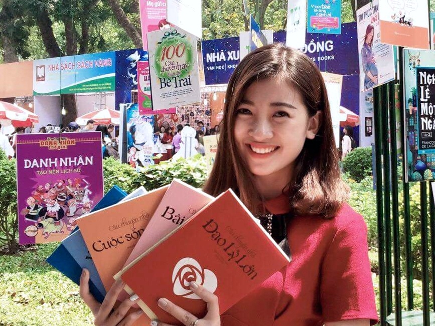 Mua 1 tang 5 tai Ngay Sach Viet Nam lan thu 5 hinh anh