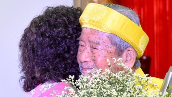 'Muon giu lai nhung tac pham van hoa cho muon doi con chau' hinh anh