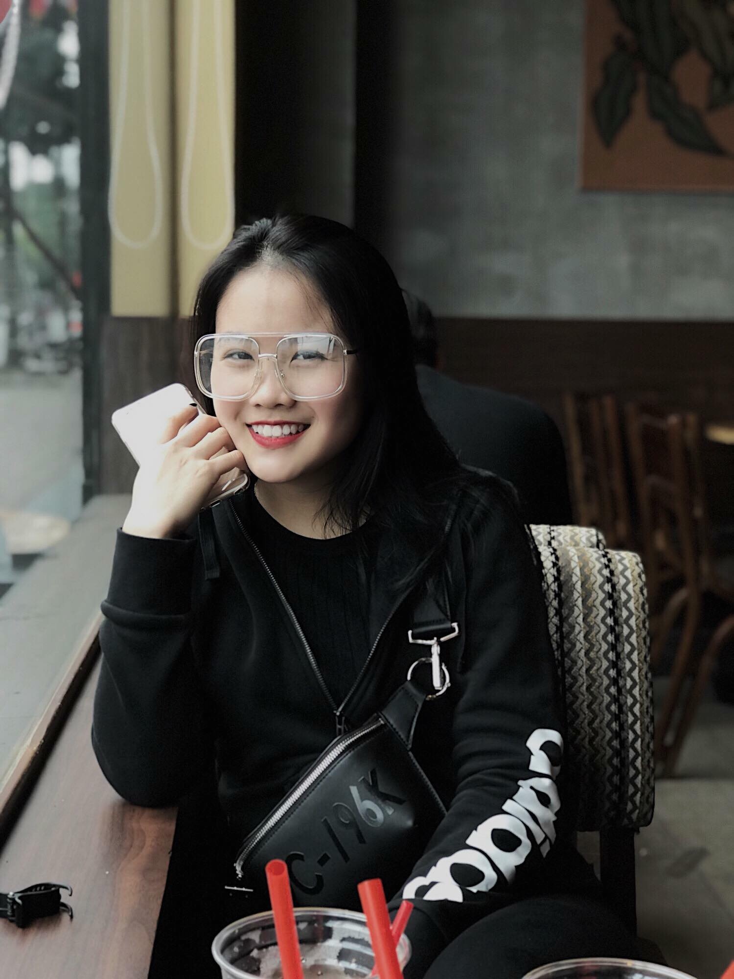 ban gai cau thu u23 Viet Nam anh 16