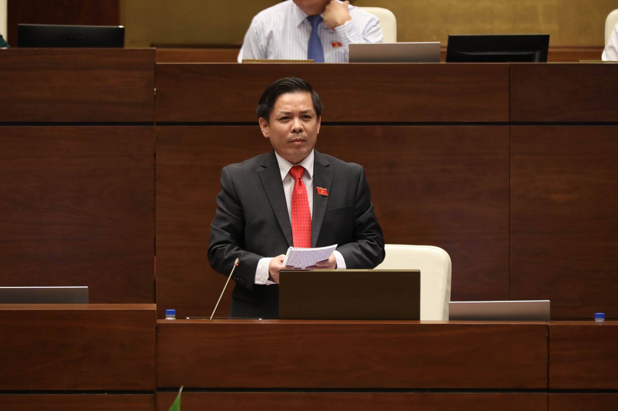 Truc tiep chat van va tra loi chat van Bo truong Giao thong hinh anh